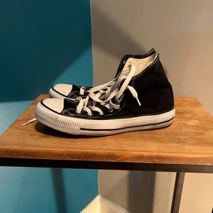 Converse Chuck Taylor High Top Sneakers Size 8 Black